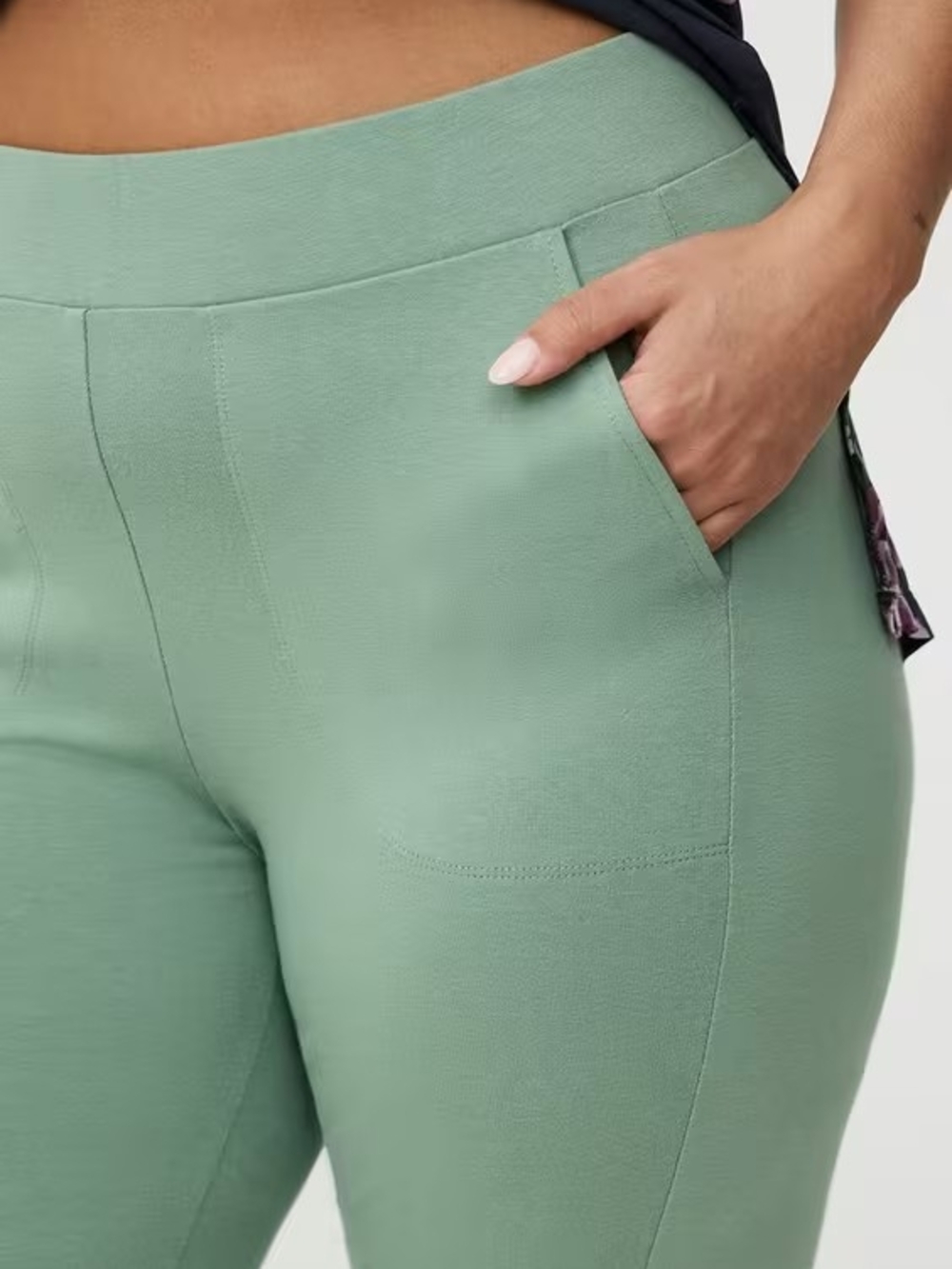 Women's Pull-On 9" Signature Bike Short- Sage Green